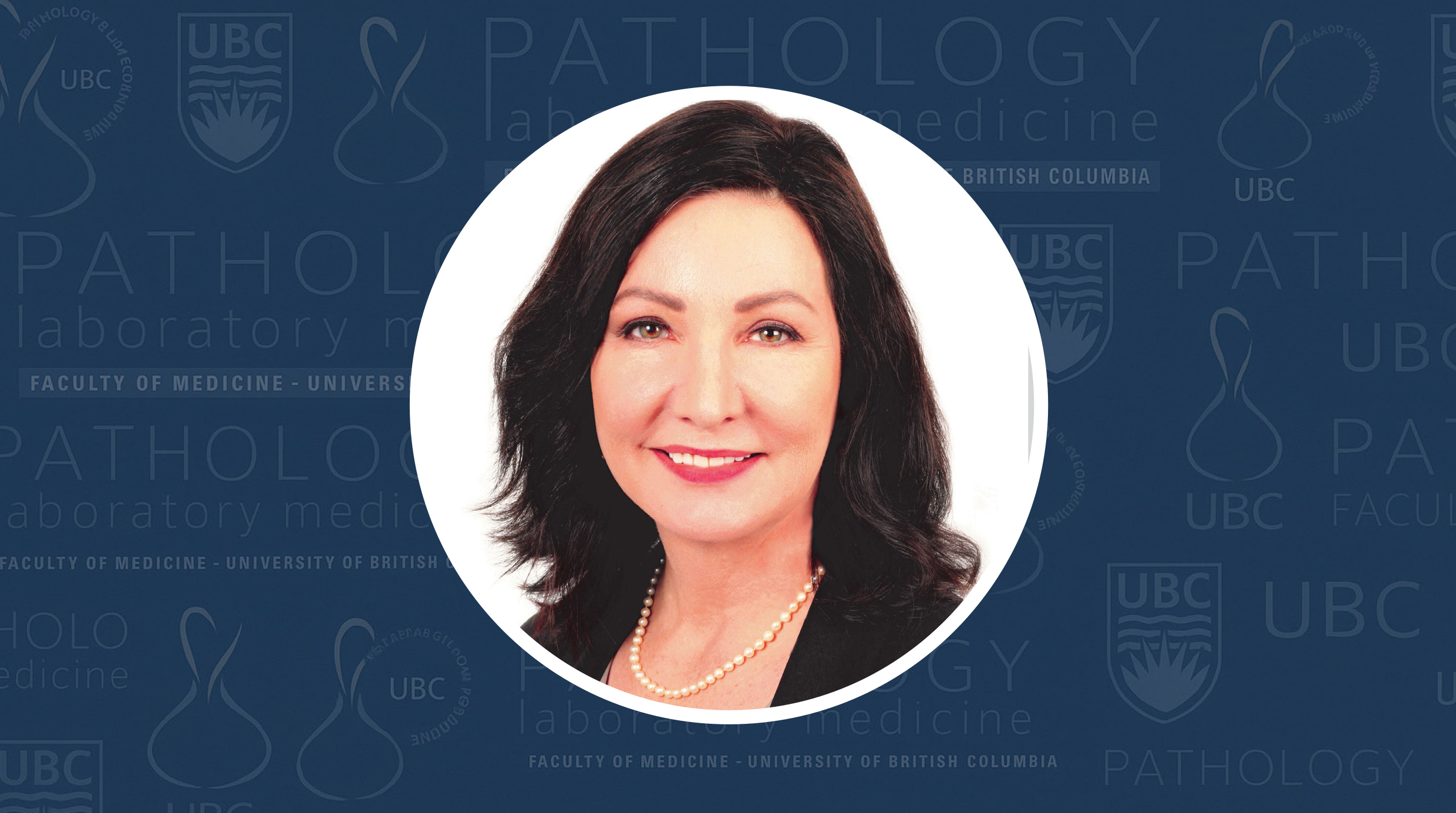 Students in class listening to a lecturer