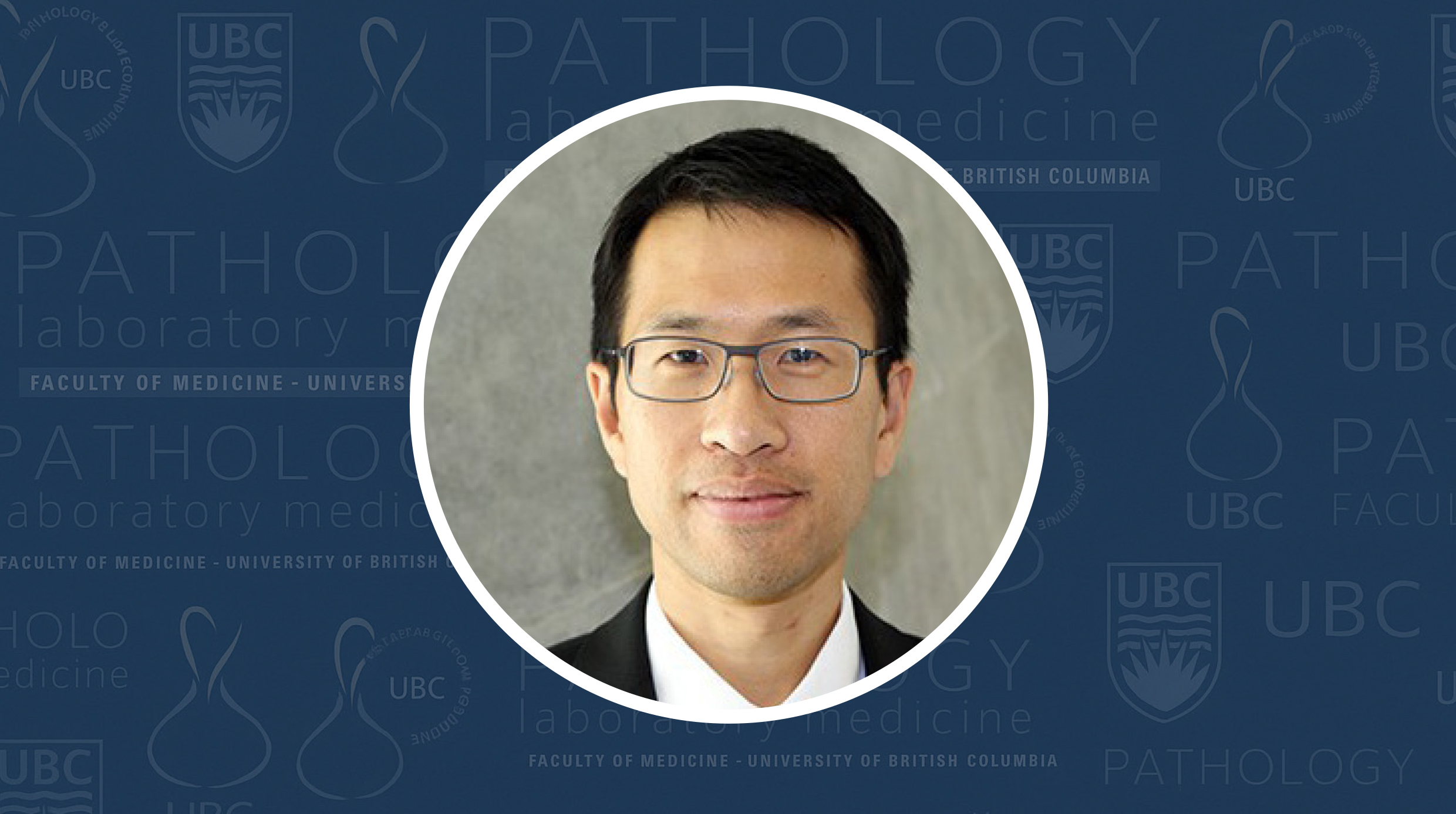 Students in class listening to a lecturer