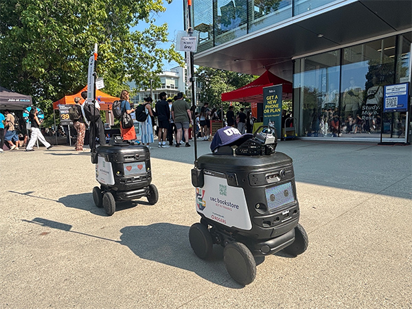 Students in class listening to a lecturer